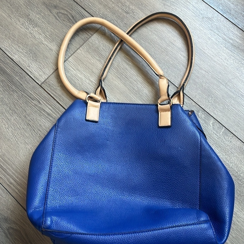 Joanel bucket bag - Picture 3 of 9